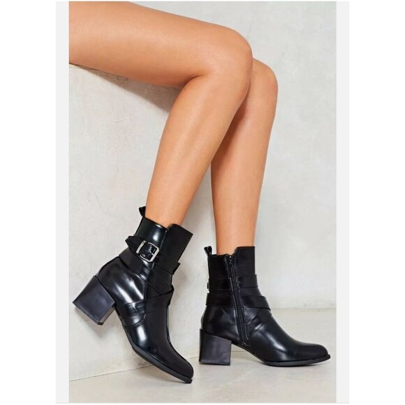 Nasty Gal Faux Patent Leather Buckle Strap Ankle Combat Boots - size 6 - Picture 11 of 11